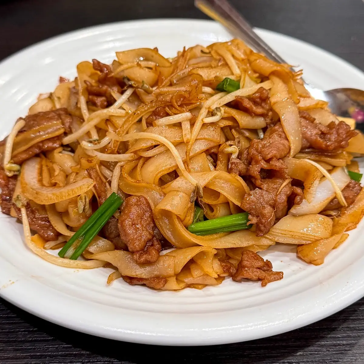 beef chow fun w soy sauce dry -干炒牛河粉
